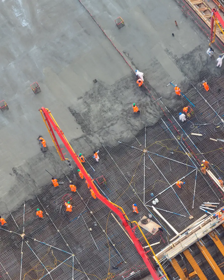 Rohbau — Betonarbeiten auf Großbaustelle